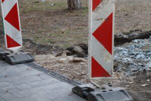 Rekonštrukcia chodníkov na Bitúnkovej ulici v Nových Zámkoch. FOTO: novezamky.sk