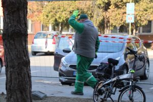 Rekonštrukcia chodníkov na Bitúnkovej ulici v Nových Zámkoch. FOTO: novezamky.sk