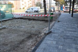 Rekonštrukcia chodníkov na Bitúnkovej ulici v Nových Zámkoch. FOTO: novezamky.sk