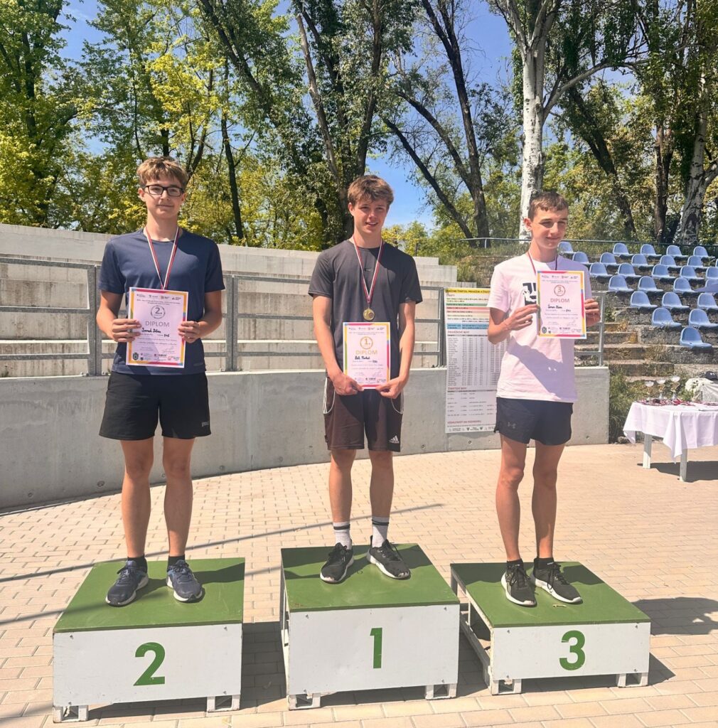 Zľava druhý Tobias Svorad, v strede Michal Ball. FOTO: Autor