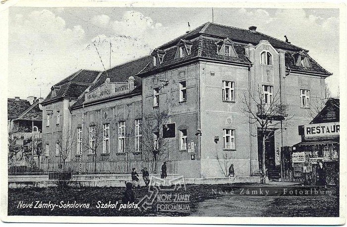 Budova Sokolovne v minulosti. FOTO: Nové Zámky Fotoalbum