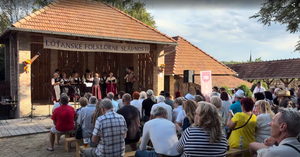 Ľudový dom je otvorený už 20 rokov. Lóťanské folklórne slávnosti navštívil aj známy influencer