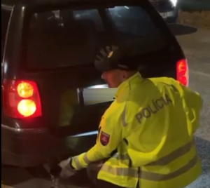 Tuning zraz v Nových Zámkoch: Polícia odhalila priestupky, niektorým vodičom boli odobraté evidenčné čísla